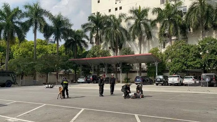 Tình huống sử dụng chó nghiệp vụ vây bắt đối tượng ma tuý