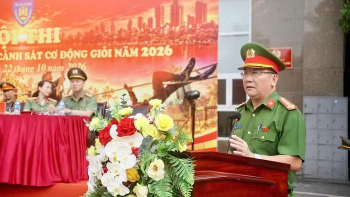 Đại tá Phạm Văn Hậu, Trưởng Phòng Cảnh sát cơ động CATP phát biểu khai mạc hội thi