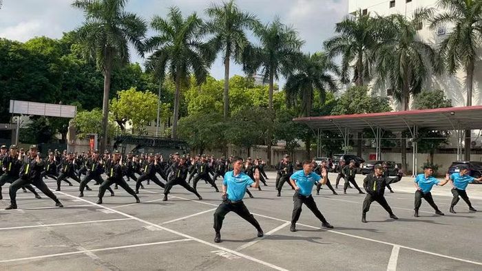 Biểu diễn bài võ Mai Hoa Quyền