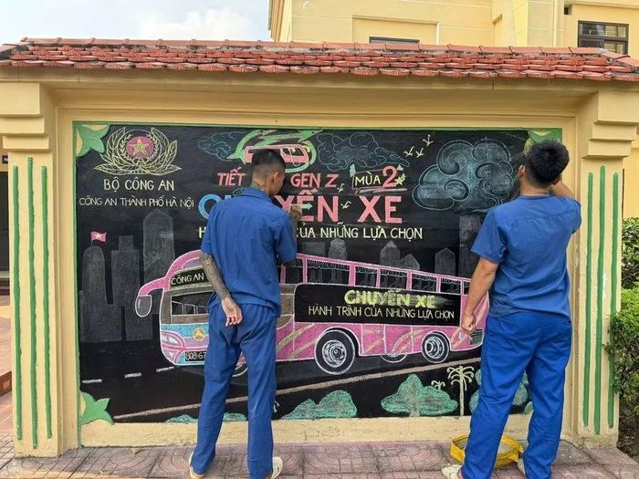 Các học viên cai nghiện vẽ chuyến xe gen Z - không ít người trong số họ đã ít nhiều có sự thức tỉnh trong mình...