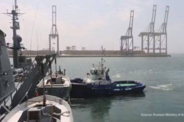 Tàu ‘Perekop’ thuộc Hạm đội Baltic của Hải quân Nga cập cảng Walvis Bay ở Namibia. Nguồn: Bộ Quốc phòng Nga