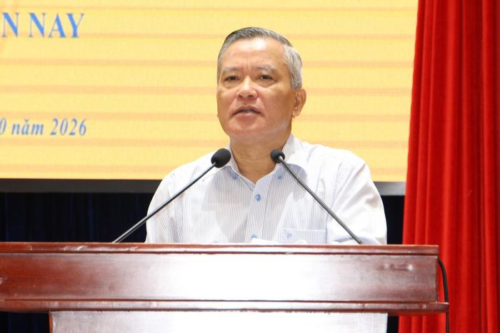 TS Nguyễn Văn Pha, Ủy viên Đoàn Chủ tịch, nguyên Phó Chủ tịch Ủy ban Trung ương MTTQ Việt Nam, nguyên Phó Chủ nhiệm Ủy ban Tư pháp của Quốc hội phát biểu tại hội thảo. Ảnh: QĐ.