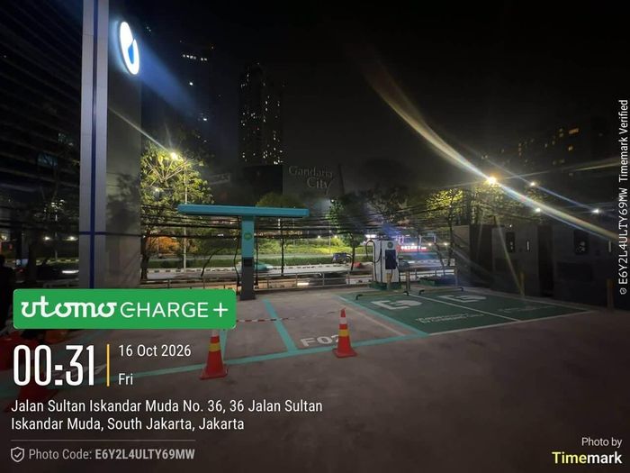 Một trạm sạc siêu nhanh Flash Charging của BYD ở Jakarta, Indonesia. Ảnh: Charge+.