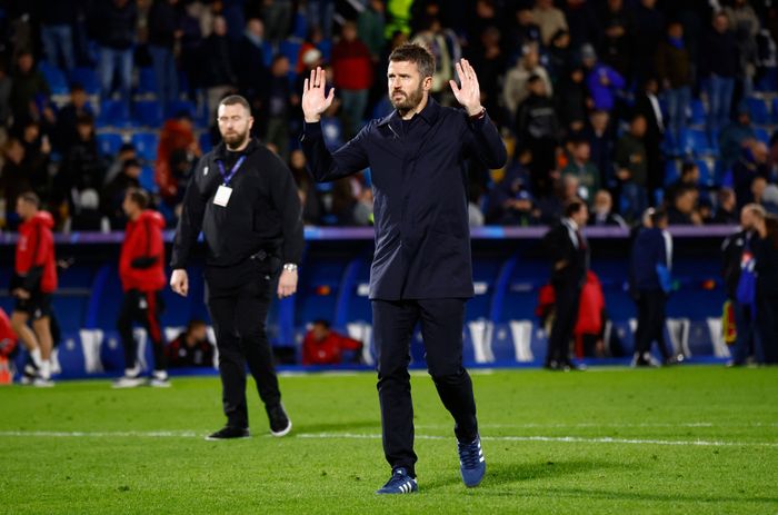  Michael Carrick đối diện sức ép lớn sau thất bại 1-4 của MU trước Como ở Champions League. 