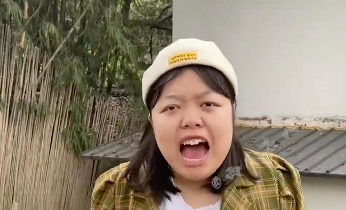 Audrey Houben được biết đến qua các video hài hước trên mạng xã hội, trước khi xuất hiện với diện mạo khác lạ tại sự kiện thời trang. Ảnh: Ancient Tomb Shell Entertainment.