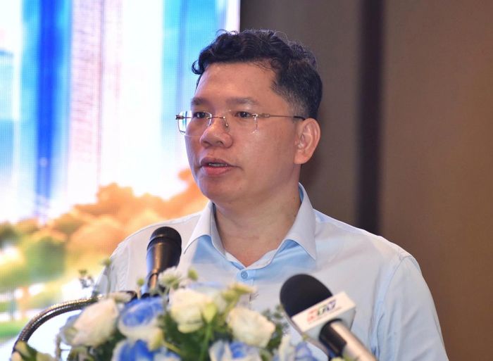  Ông Hoàng Nguyên Dinh, Phó chủ tịch UBND TP.HCM phát biểu tại buổi lễ ký kết. Ảnh: Liên Phạm. 