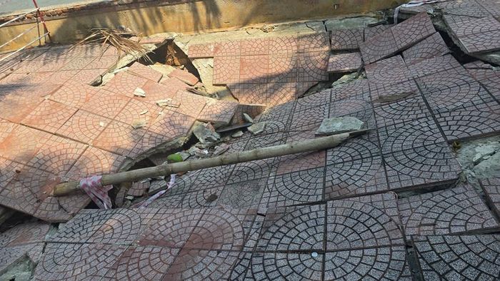 Những vết sụt lún gây mất mĩ quan đô thị