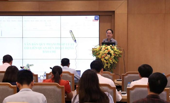 Tại Hội nghị, các chuyên gia truyền đạt kiến thức, kỹ năng về quản trị truyền thông, ứng dụng công nghệ số và trí tuệ nhân tạo trong quảng bá hình ảnh Lào Cai