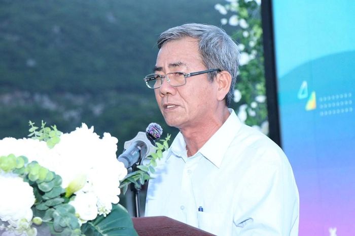 Ông Lê Văn Tiến - Phó Chủ tịch UBND xã Vĩnh Hải, Trưởng Ban tổ chức phát biểu