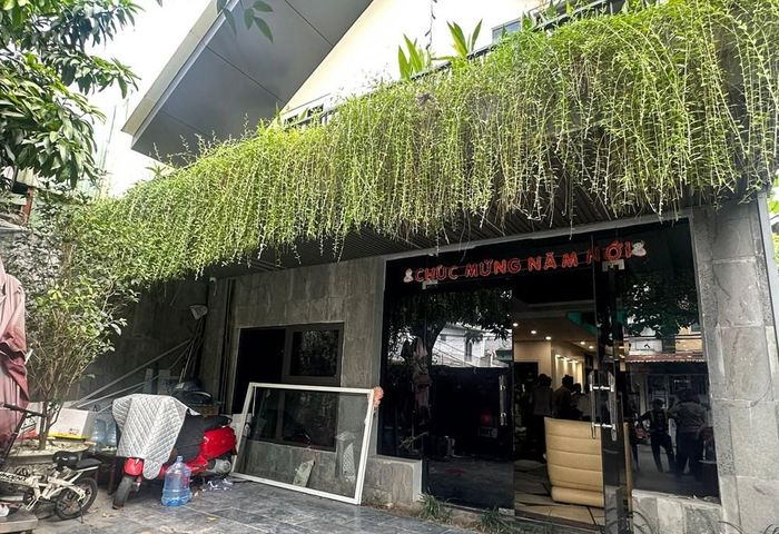Ngôi nhà bị cơ quan chức năng cưỡng chế, kê biên