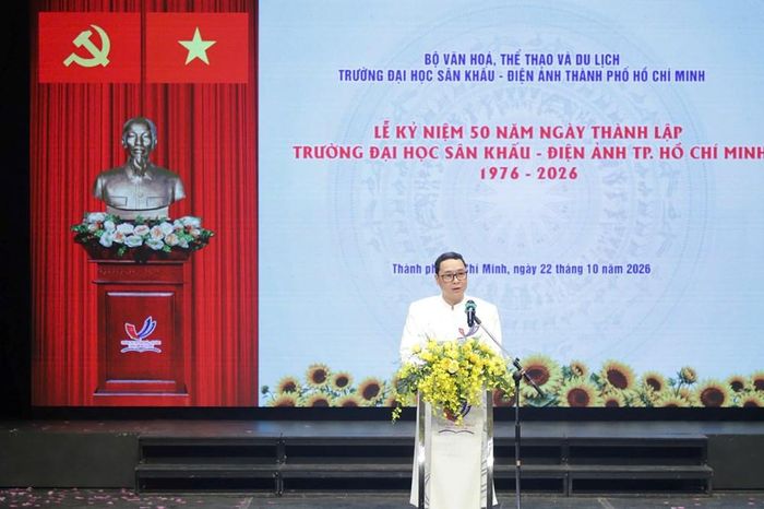 TS Phạm Huy Quang, Hiệu trưởng Trường ĐH Sân khấu – Điện ảnh TP.HCM phát biểu tại Lễ kỷ niệm
