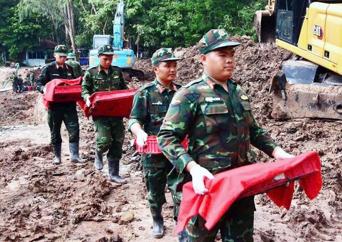 Kết quả trong ngày 22.10, các lực lượng đã phát hiện, quy tập được thêm 10 bộ hài cốt liệt sĩ cùng 4 bộ di vật kèm theo
