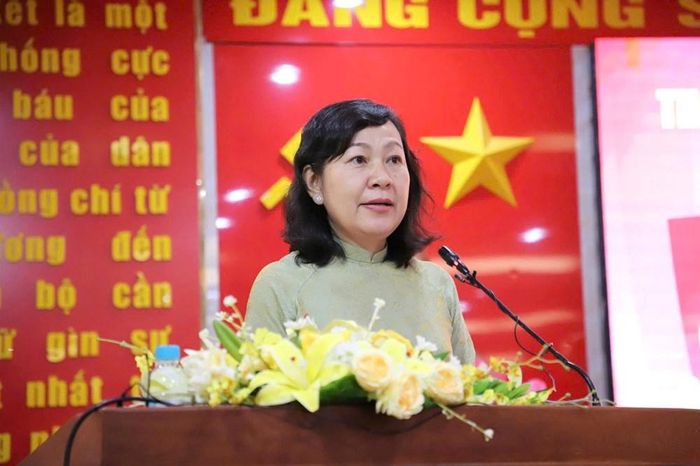 Bà Huỳnh Thị Hằng, Phó Bí thư Thành ủy, Chủ tịch Ủy ban MTTQ Việt Nam TP. Đồng Nai phát biểu tại hội thảo