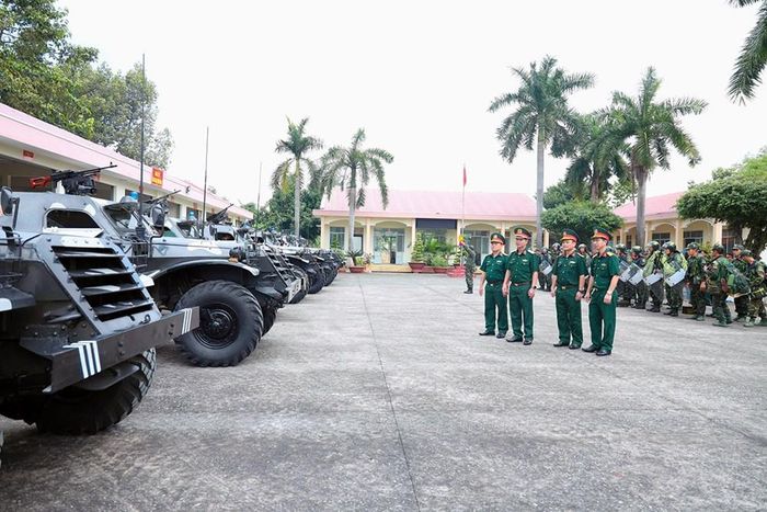 Đoàn công tác kiểm tra công tác sẵn sàng chiến đấu tại Đại đội Trinh sát cơ giới 1, Phòng Tham mưu - Bộ CHQS tỉnh Tây Ninh