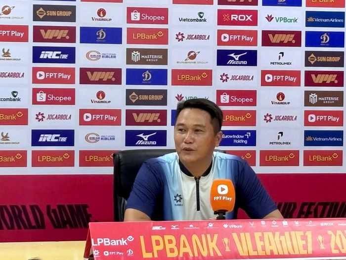 HLV Mai Xuân Hợp của CLB Thanh Hóa chia sẻ tại buổi họp báo sau trận hòa 1-1