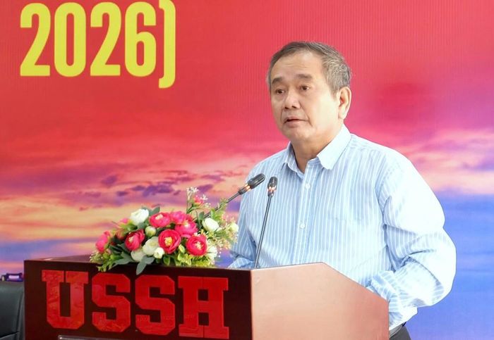 GS-TS Phạm Hồng Tung (Trường ĐH KHXH&NV, ĐHQGHN) phát biểu tại hội thảo