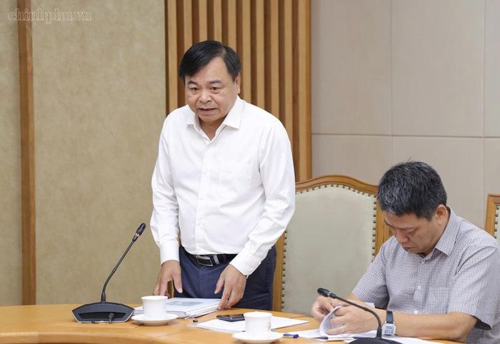 Thứ trưởng Bộ NN&MT Nguyễn Hoàng Hiệp báo cáo tại cuộc họp - Ảnh: chinhphu.vn/Gia Huy