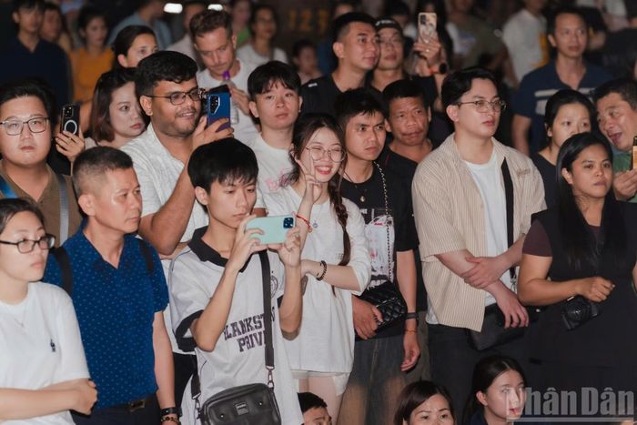 Chương trình thu hút cả người dân Thủ đô và du khách quốc tế đón xem.