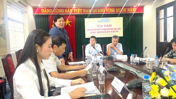 Giám đốc Liên đoàn Xiếc Việt Nam Tống Toàn Thắng chia sẻ tại tọa đàm. (Ảnh: NGỌC LIÊN)
