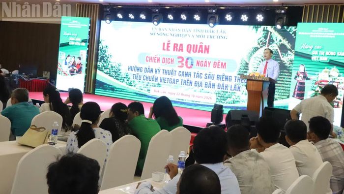 Giám đốc Trung tâm Khuyến nông tỉnh Đắk Lắk Đinh Văn Đang phát biểu nhận nhiệm vụ. (Ảnh: CÔNG LÝ)