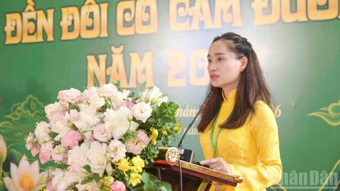Đồng chí Nguyễn Thu Hoài, Phó Chủ tịch Ủy ban nhân dân phường Cam Đường, Trưởng Ban tổ chức lễ hội phát biểu. (Ảnh: CÔNG HẢI)