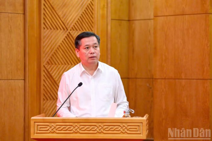 Đồng chí Nguyễn Long Hải, Ủy viên Trung ương Đảng, Phó Bí thư Thường trực Đảng ủy các cơ quan Đảng Trung ương phát biểu kết luận hội nghị. (Ảnh: THẾ ĐẠI)