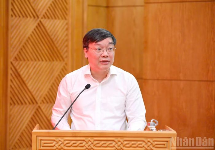 Đồng chí Trương Hải Long, Phó Bí thư Thường trực Đảng ủy, Thứ trưởng Nội vụ quán triệt tại hội nghị. (Ảnh: THẾ ĐẠI)