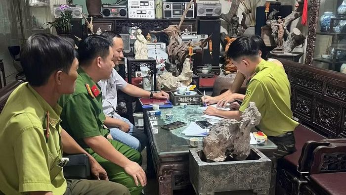 Công an Ninh Bình tăng cường công tác tuyên truyền, phổ biến pháp luật liên quan bảo vệ động vật hoang dã, chim di cư. (Ảnh: Công an Ninh Bình)