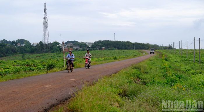 Đường vào Di tích lịch sử Địa điểm thành lập Chi bộ Đông Dương Cộng sản Đảng. (Ảnh: NHẤT SƠN)