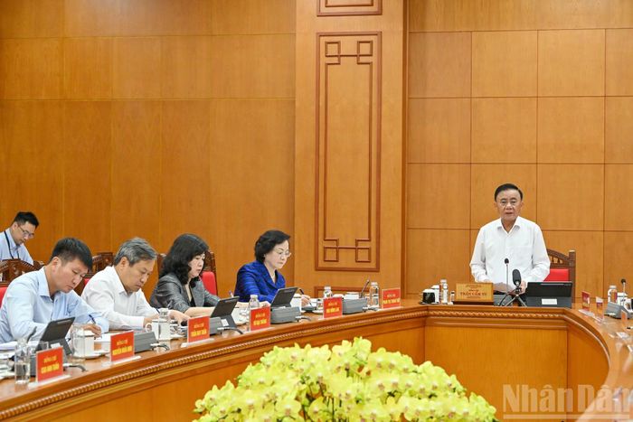  Thường trực Ban Bí thư Trần Cẩm Tú phát biểu chỉ đạo cuộc làm việc với Đảng ủy Chính phủ và các bộ, ngành về việc sơ kết 1 năm thực hiện Nghị quyết số 72-NQ/TW﻿. 