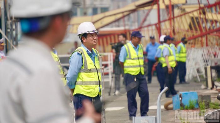 Công tác đón tàu cập cảng.