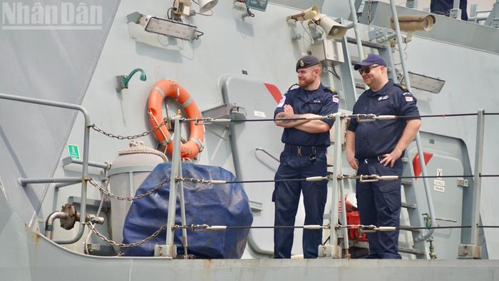 Thủy thủ tàu HMS SPEY.