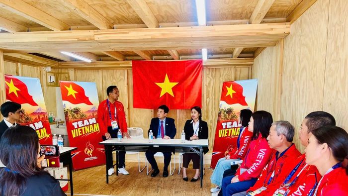 Quang cảnh buổi gặp mặt. (Ảnh: ĐỨC TUYÊN)