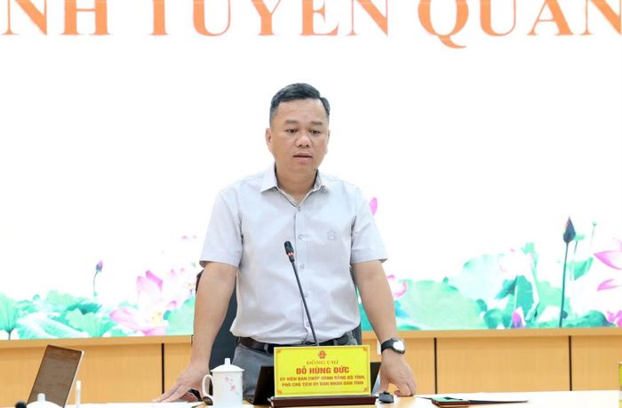 Phó Chủ tịch Ủy ban nhân dân tỉnh Tuyên Quang Đỗ Hùng Đức phát biểu kết luận cuộc họp. (Ảnh: KHÁNH TOÀN)