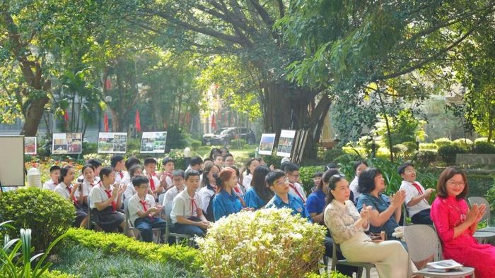 Cuốn sách nhận được sự quan tâm của nhiều thế hệ bạn đọc. (Ảnh: NVCC)