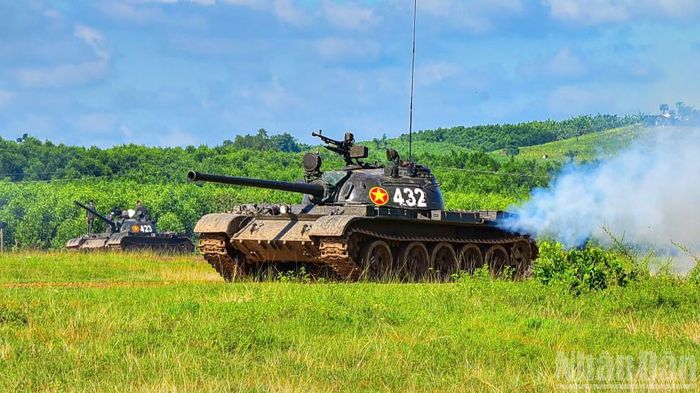 Đây là nội dung huấn luyện đòi hỏi cao về trình độ kỹ thuật, khả năng xử trí tình huống và năng lực hiệp đồng của các thành viên kíp xe.