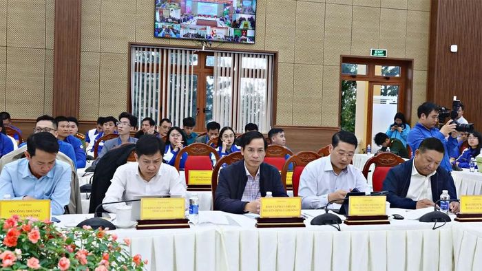 Lãnh đạo các sở, ngành tham dự hội nghị. (Ảnh: CTV)