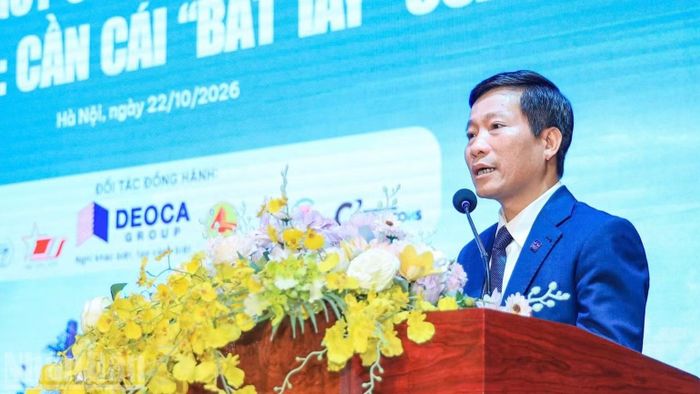 Phó Giáo sư, Tiến sĩ Nguyễn Hoàng Long, Hiệu trưởng Trường đại học Công nghệ giao thông vận tải. (Ảnh: TẠ HẢI)