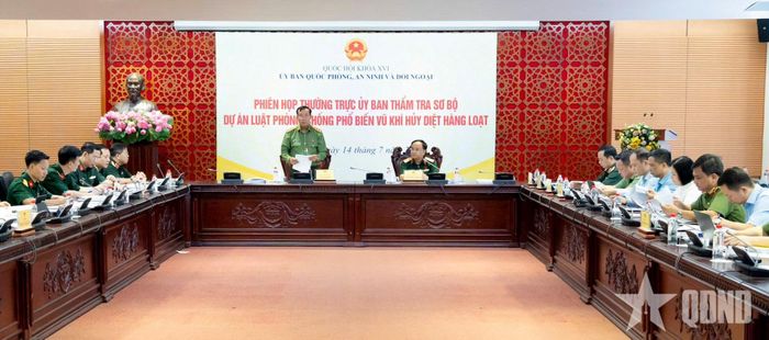  Thường trực Ủy ban Quốc phòng, An ninh và Đối ngoại của Quốc hội tổ chức phiên họp Thường trực Ủy ban thẩm tra sơ bộ dự án Luật Phòng, chống phổ biến vũ khí hủy diệt hàng loạt ngày 14-7-2026. Ảnh: QUYẾT TÂM  