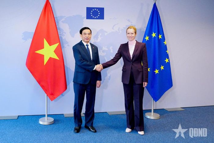 Đại tướng Phan Văn Giang và bà Kaja Kallas, Đại diện cấp cao về Chính sách đối ngoại và an ninh, Phó chủ tịch Ủy ban châu Âu (EC).