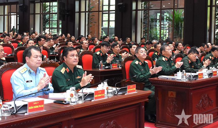  Thượng tướng Trương Thiên Tô và các đại biểu dự hội nghị.