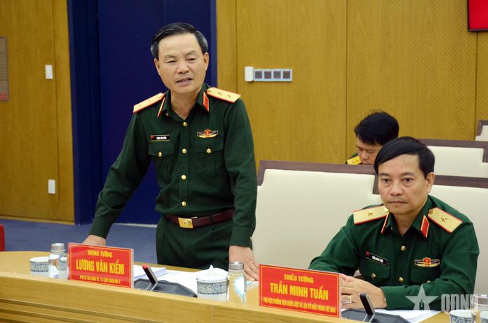 Trung tướng Lương Văn Kiểm, Phó bí thư Đảng ủy, Tư lệnh Quân khu 3 phát biểu tại buổi làm việc.