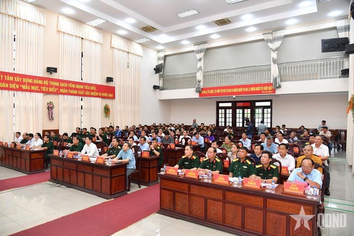 Các đại biểu tham dự hội nghị.