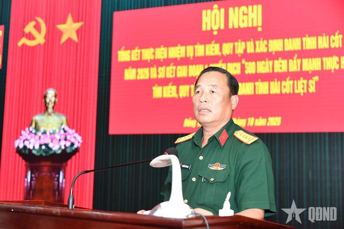 Đại tá Nguyễn Văn Hoa, Chính ủy Bộ CHQS tỉnh Đồng Tháp phát biểu tại hội nghị.