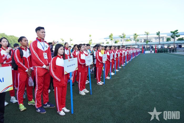  Các đoàn vận động viên tham gia đại hội.