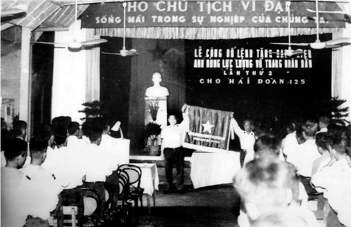 Đoàn 125 đón nhận danh hiệu Anh hùng LLVT nhân dân lần thứ 2, tháng 6-1976.