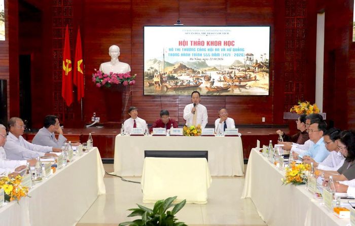 Đại biểu là các nhà khoa học, nhà nghiên cứu, đại diện cơ quan quản lý, viện nghiên cứu và trường đại học trong nước tham dự hội thảo