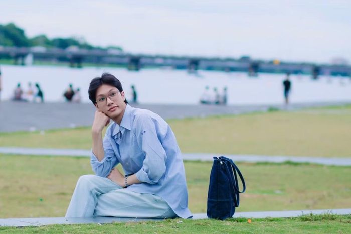 Sống xa nhà, Quang phải tính toán các khoản tiền thuê trọ, ăn uống, điện nước và đi lại để chủ động hơn về tài chính.