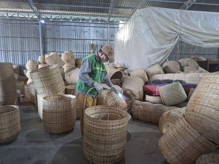  Một cơ sở đan lát truyền thống tại xã Thái Mỹ (TPHCM). Ảnh: ĐỨC TRUNG 