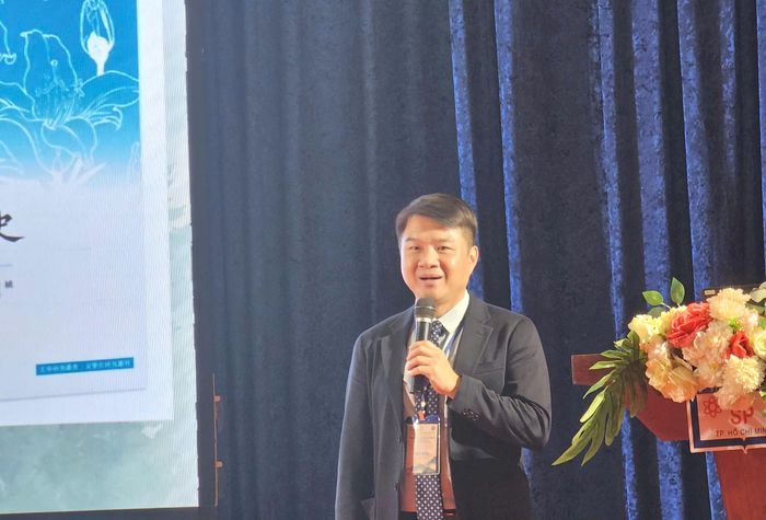 GS Huang Wen Chu phát biểu.
